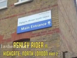 Inviting ashley rider αναβοσβήνει λονδίνο και δημόσιο exhib