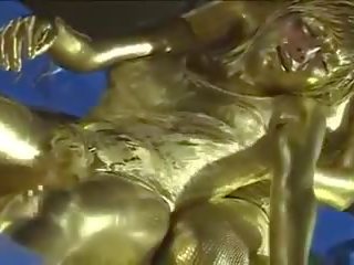 Koningin tortures goud painted slaaf